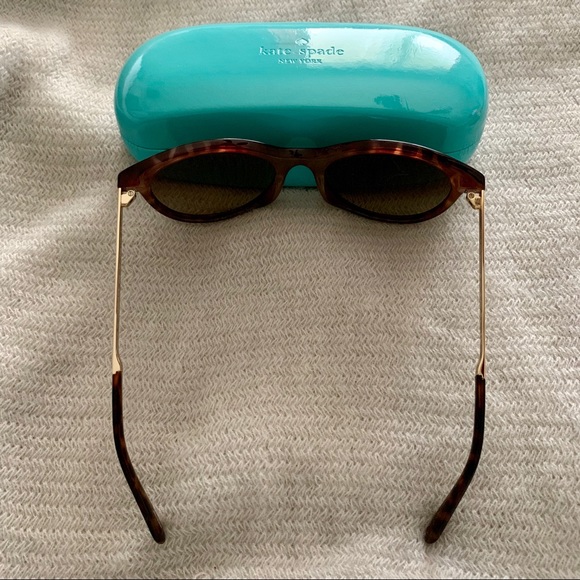 Kate Spade Amanda Sunglasses!😎🕶❤️. - Picture 7 of 7